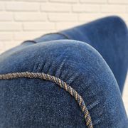 Années 1960, fauteuil relax danois à dossier haut, état d'origine, meuble en velours bleu.