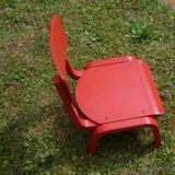 Red low child chair