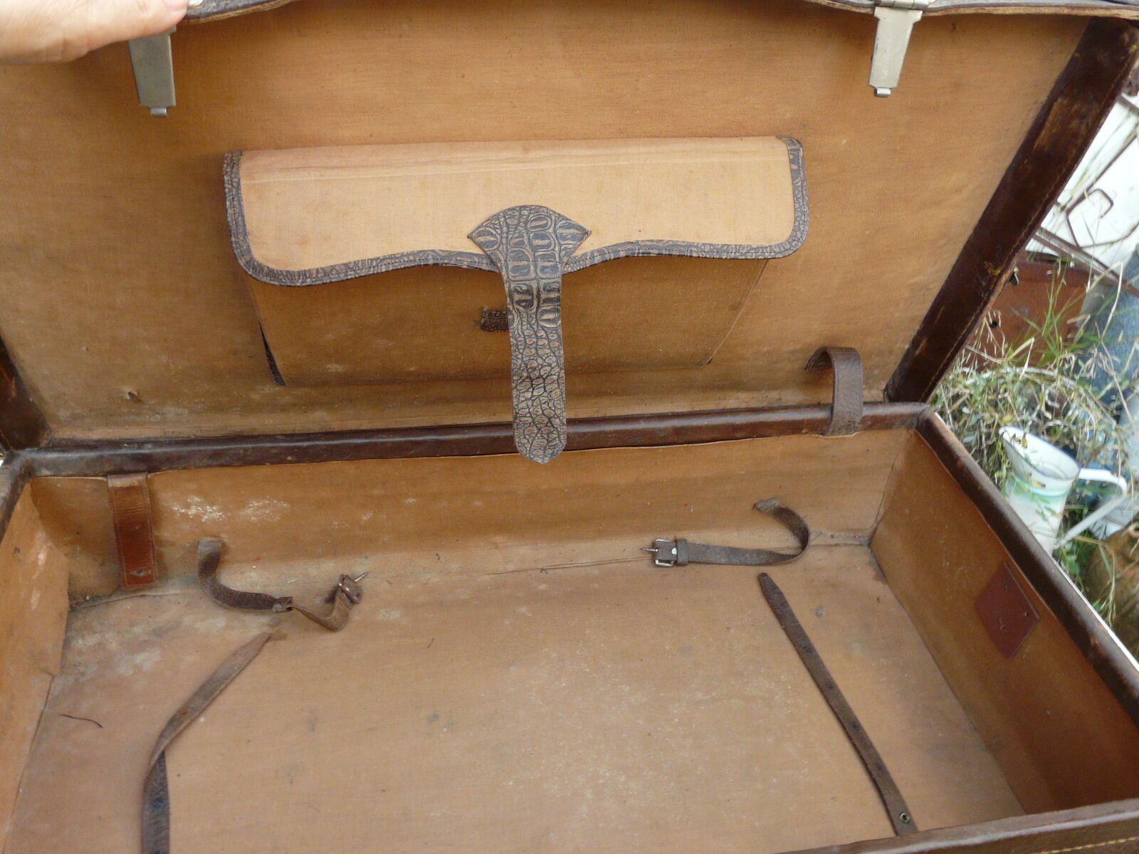 Leather case in brown interior fabric