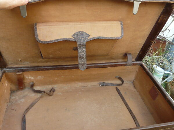 Valise en cuir marron intérieur tissu