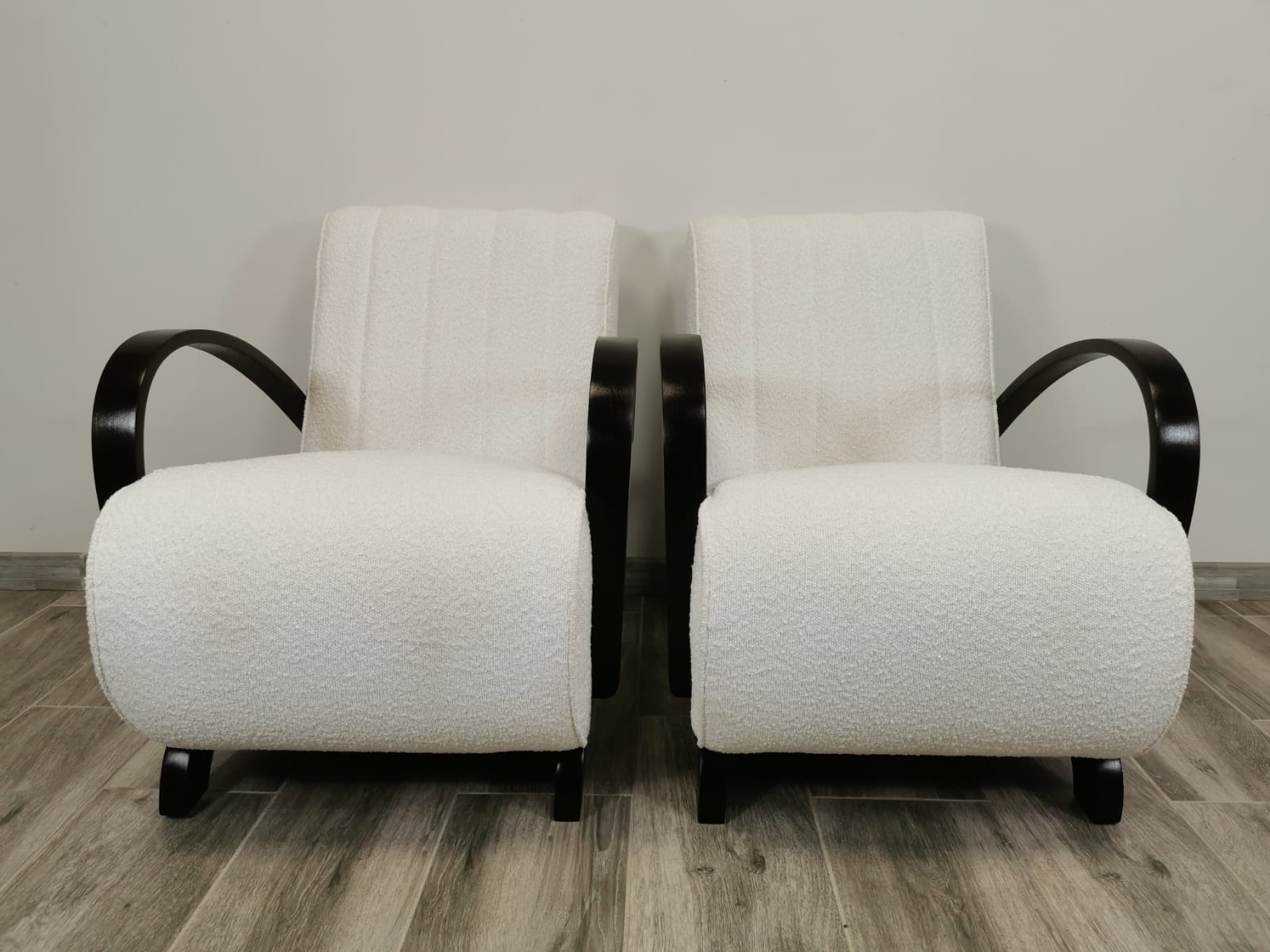 Restored armchairs by Jindrich Halabala, Set of 2