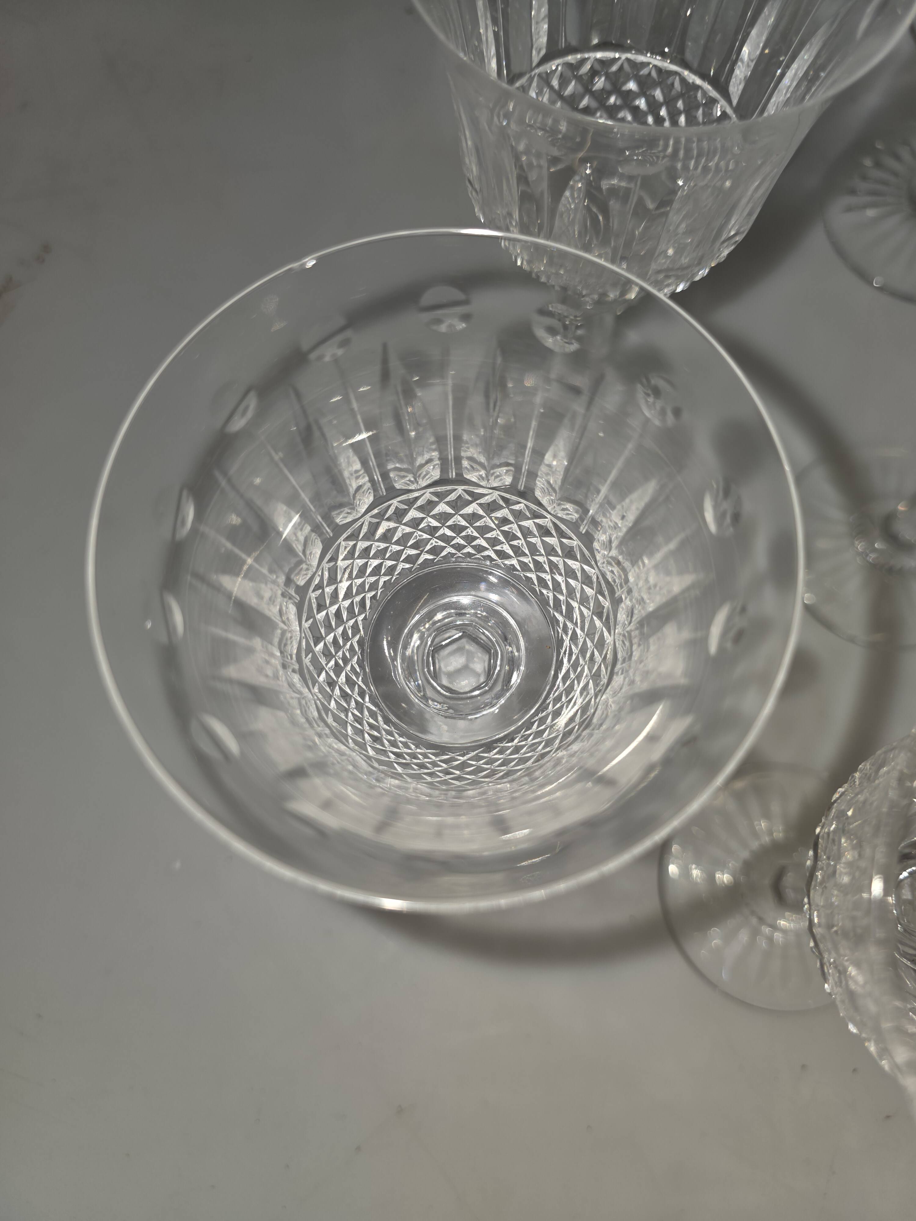 Service de 27 verres en cristal de Saint-Louis — Modèle Trianon