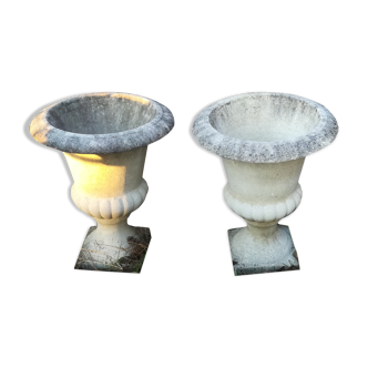 Pair of large model Medici vases