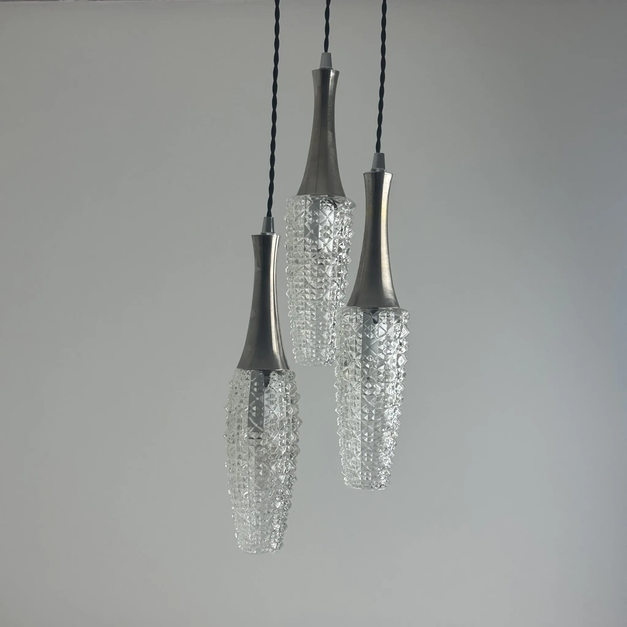 ANTIQUE CASCADE 3-BULB VINTAGE CHANDELIER