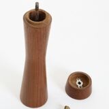 Danish teak pepper mill / crusher / 1960s / Mid-Century Modern Design