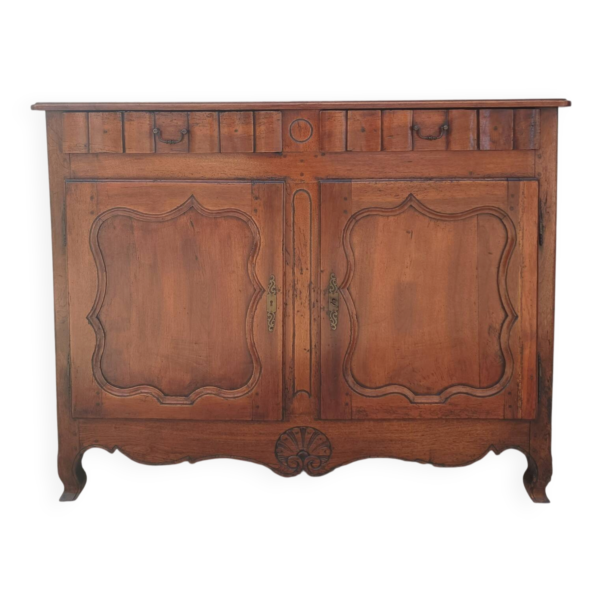 Louis XV walnut buffet from the 18th century.