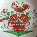 Assiette creuse ancienne St-Clément à décor corbeille fleurie et oiseau