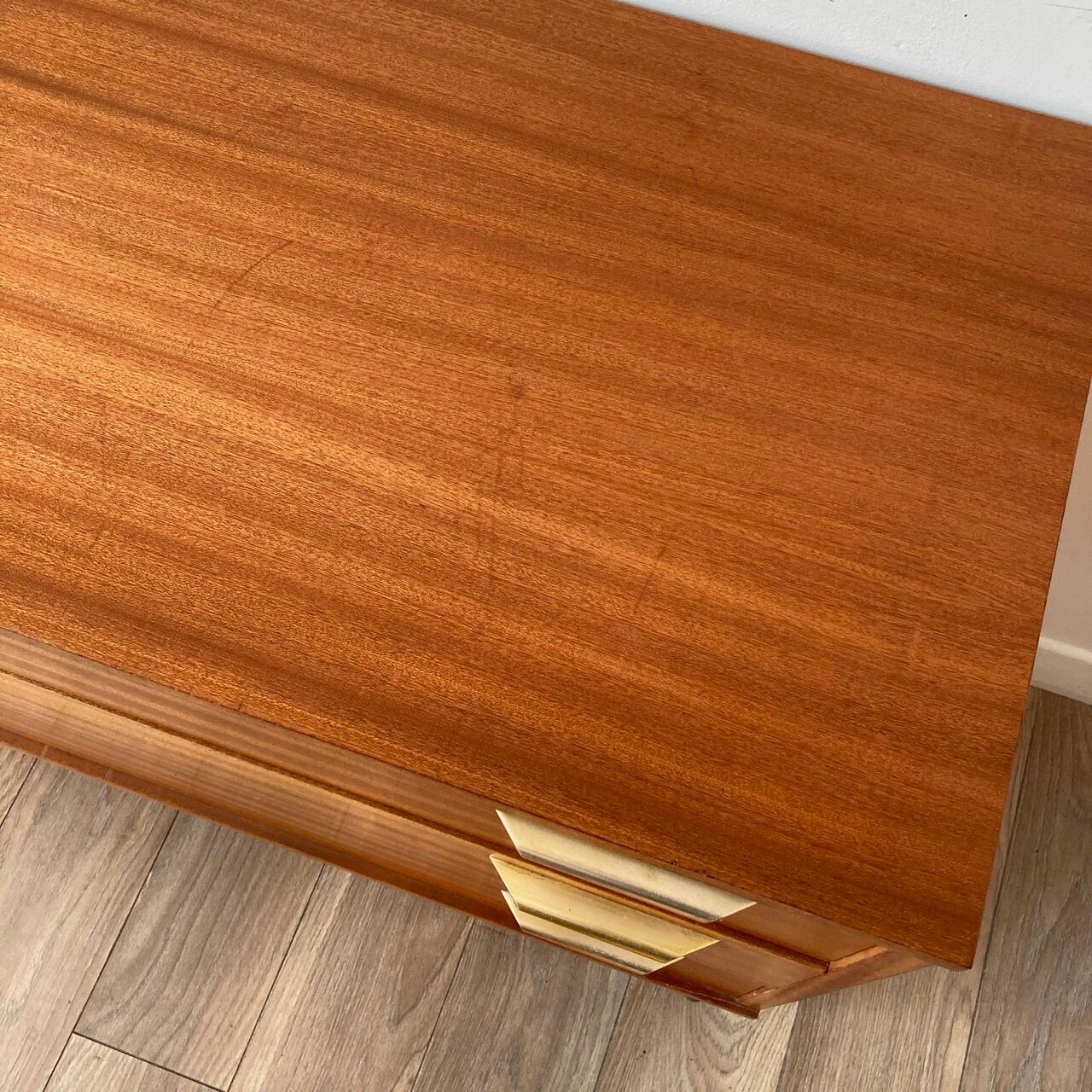 Vintage chest of drawers golden handles