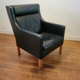 Vintage wingback chair 2431 with ottoman by Børge Mogensen for Fredericia