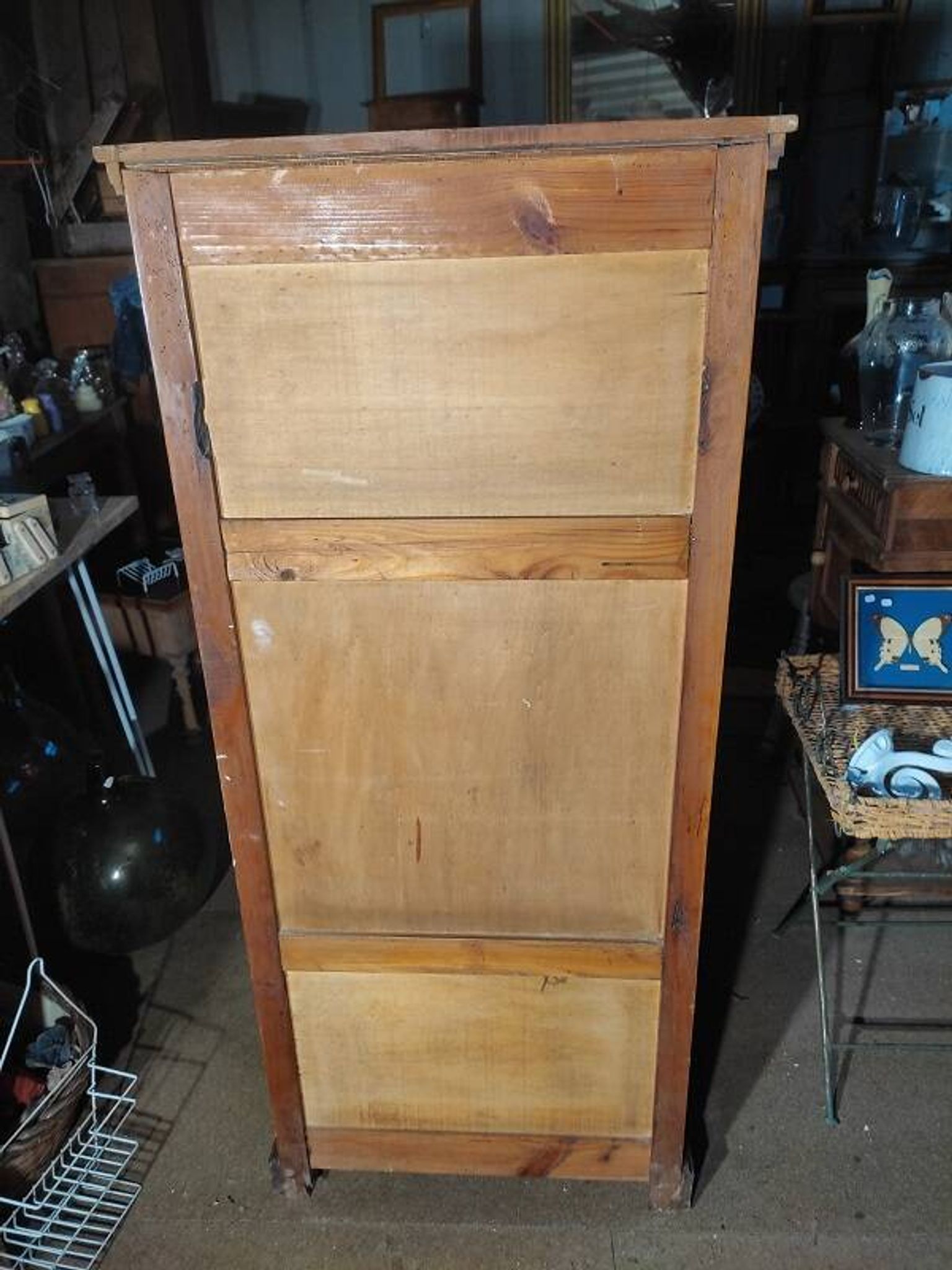 Parisian cabinet in solid wood with three drawers, marquetry and patina.