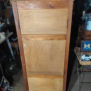 Parisian cabinet in solid wood with three drawers, marquetry and patina.