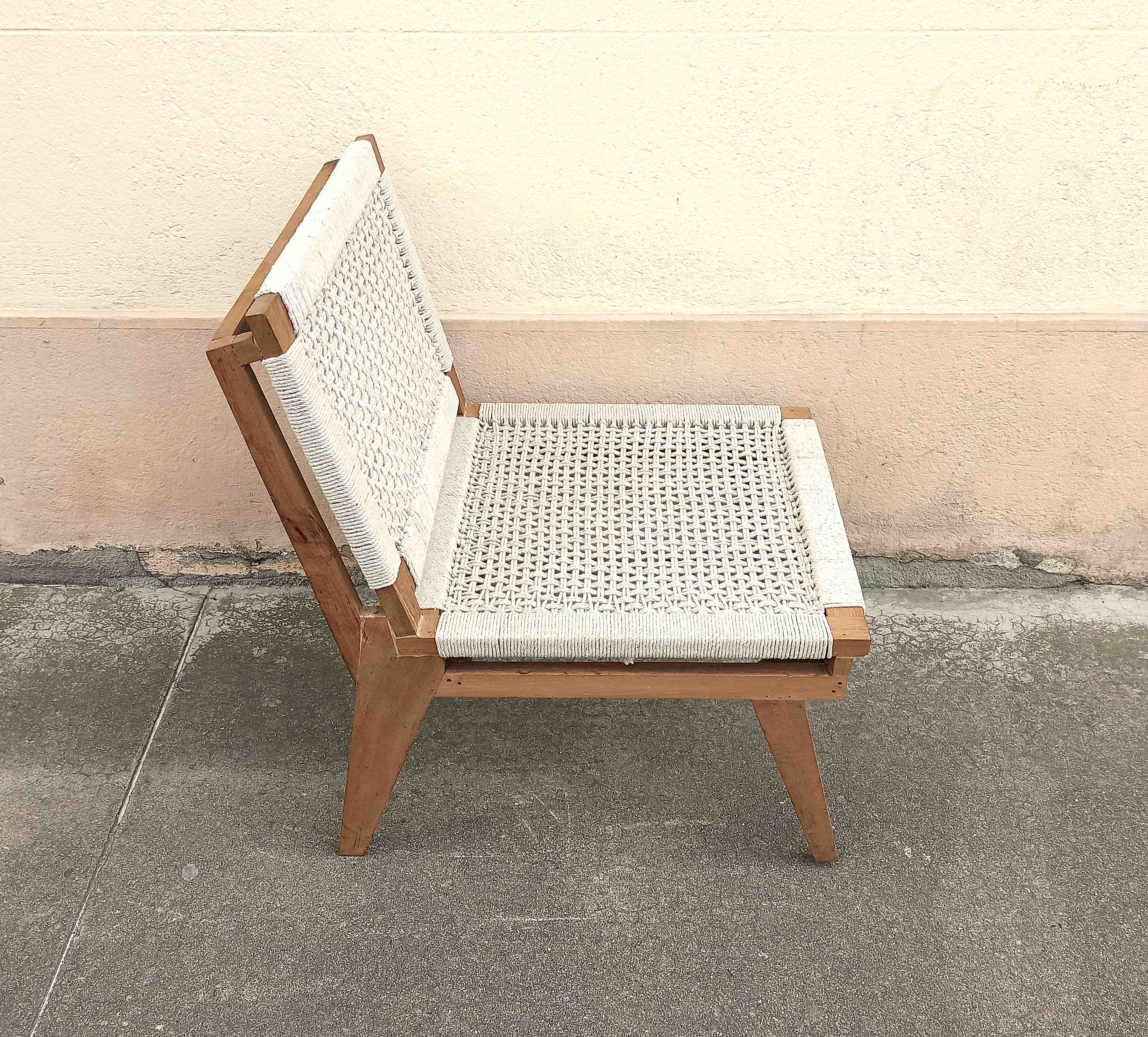 Chauffeuse années 50 teck massif et corde coton