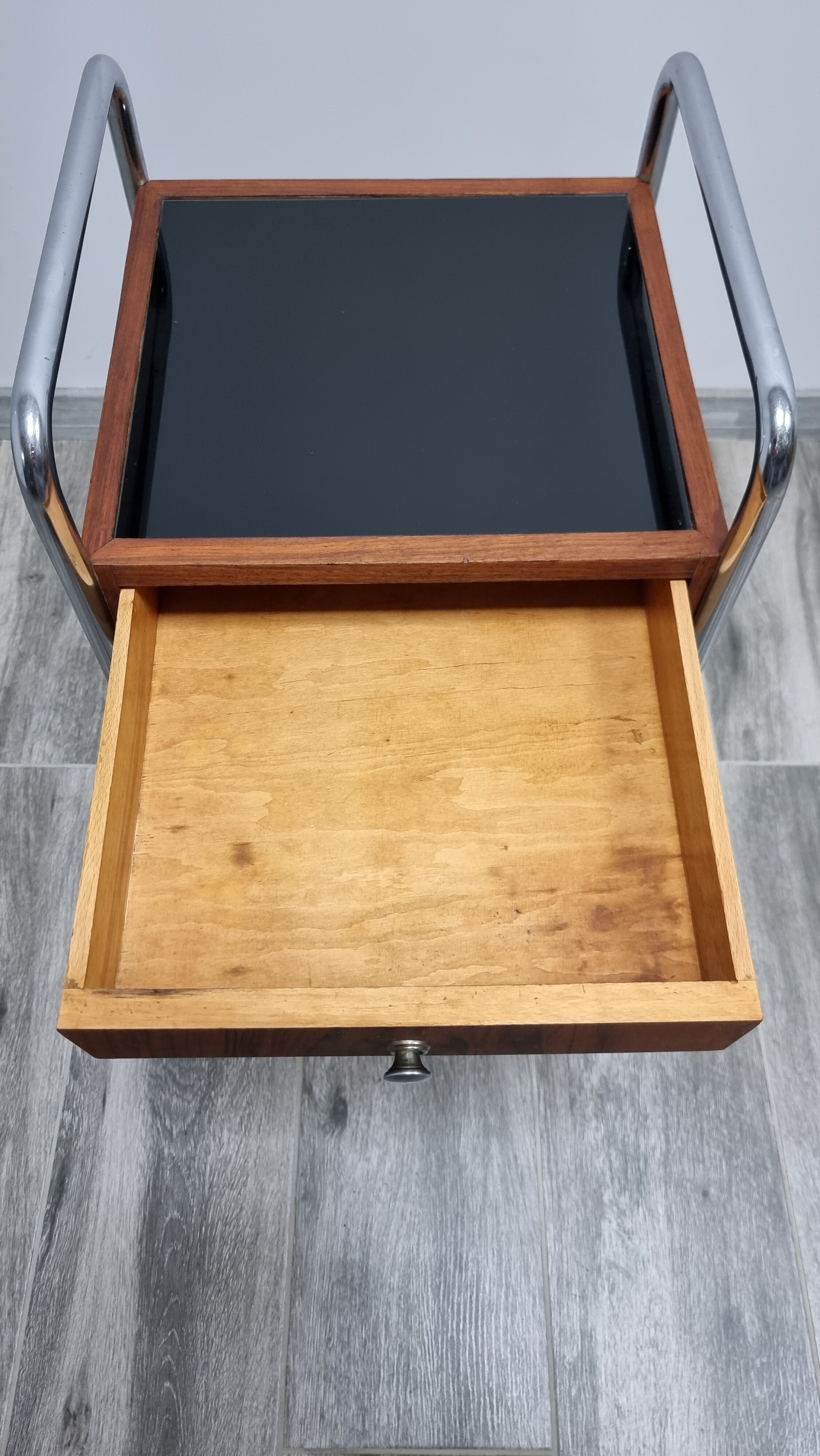 Table de chevet chromée Bauhaus