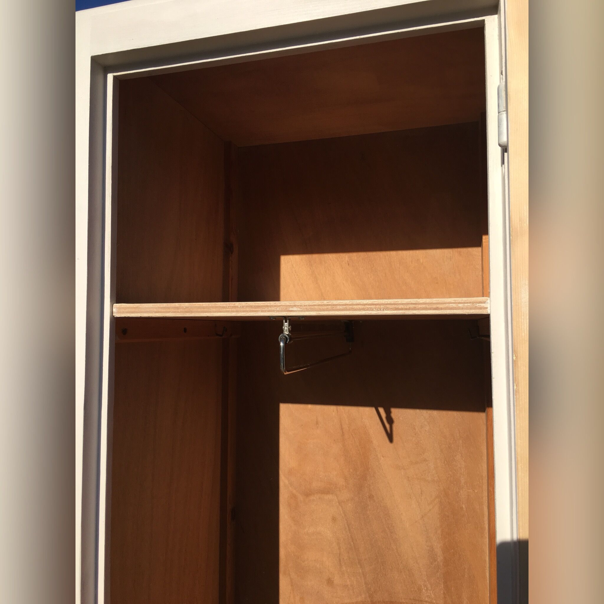 Armoire parisienne vestiaire en bois