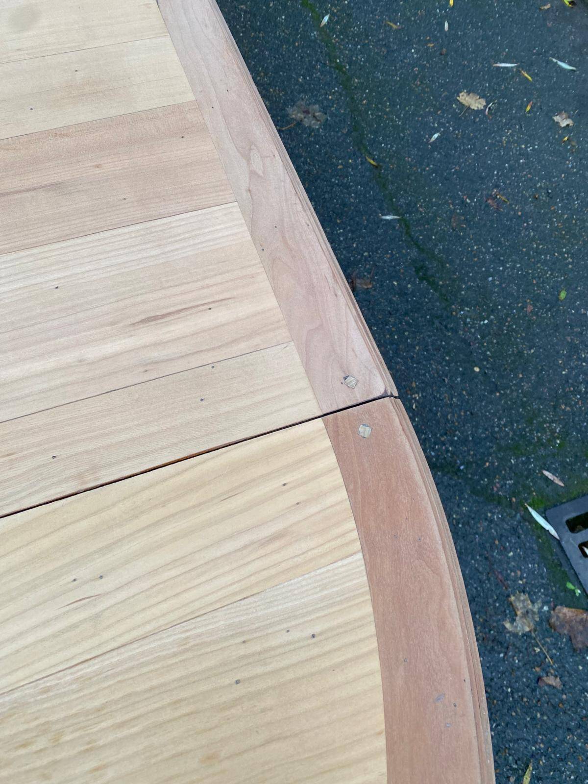 Extendable round farmhouse dining table restored in solid oak from the 19th century