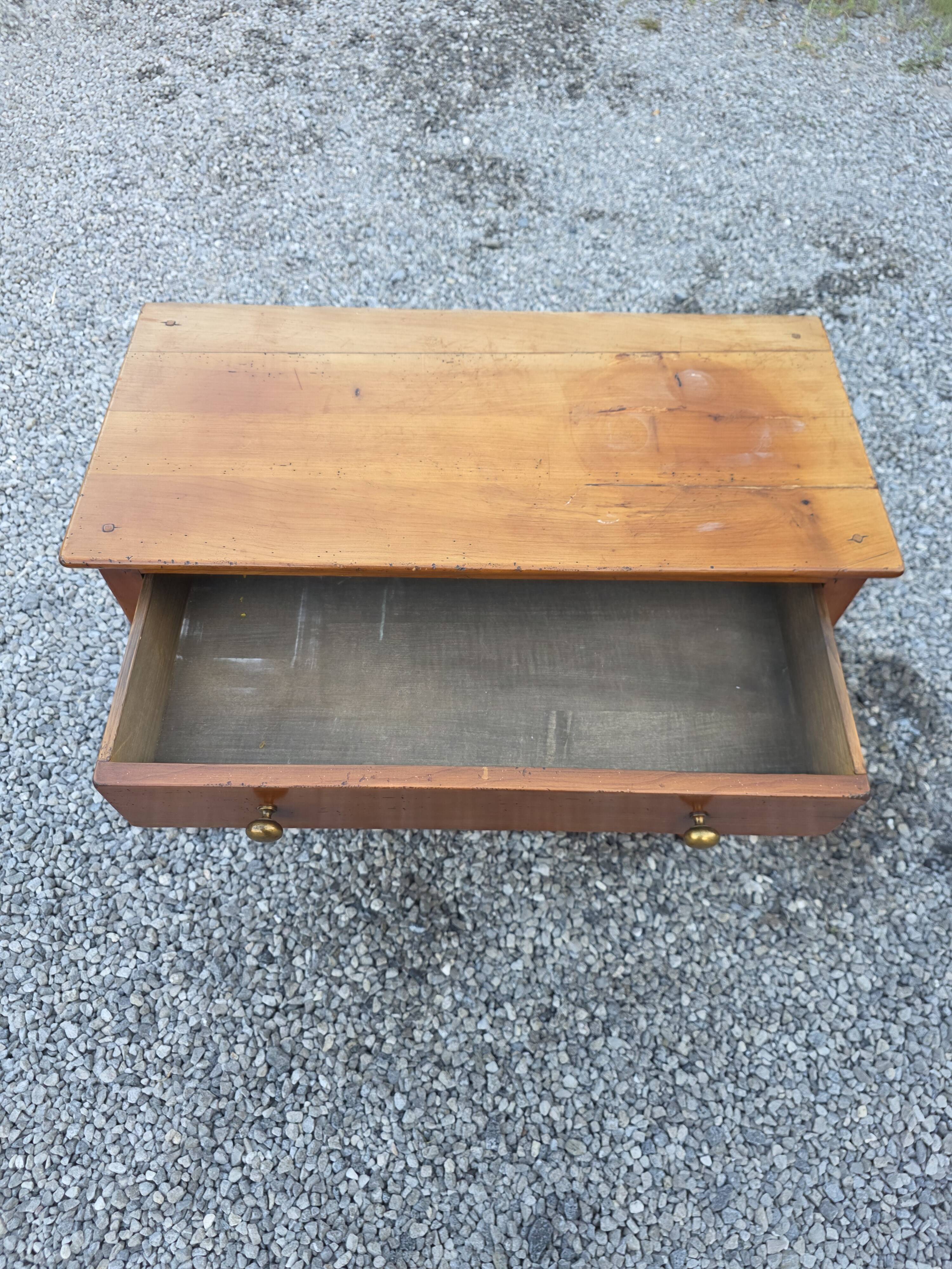 Console en merisier milieu XXème