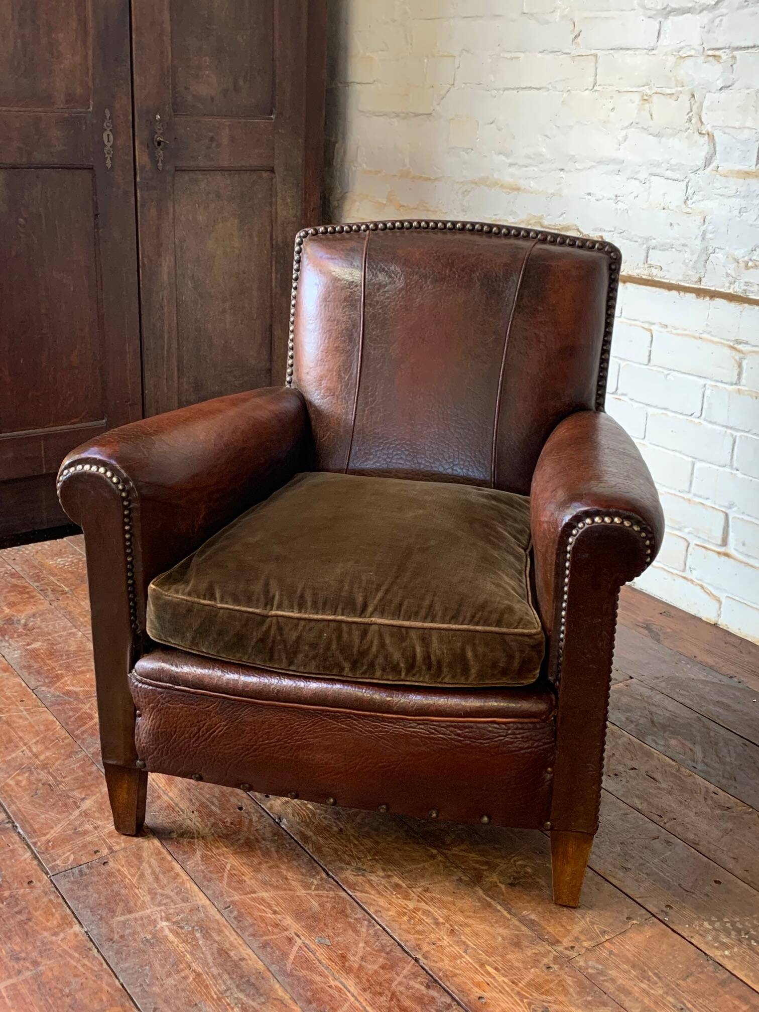 Fauteuil en cuir français, modèle Normandy, vers les années 1920