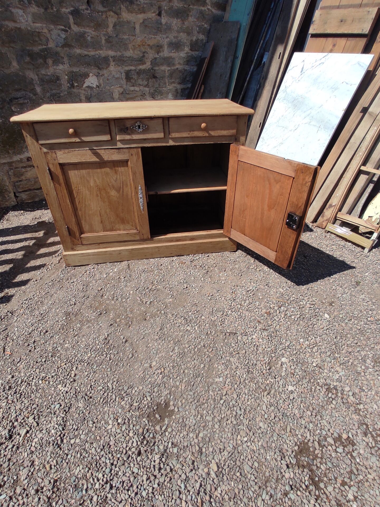 Workshop furniture in fir
