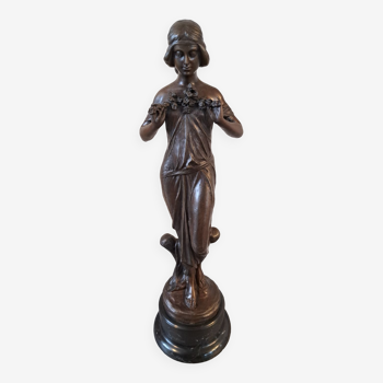 Art Nouveau women's sculpture in bronze