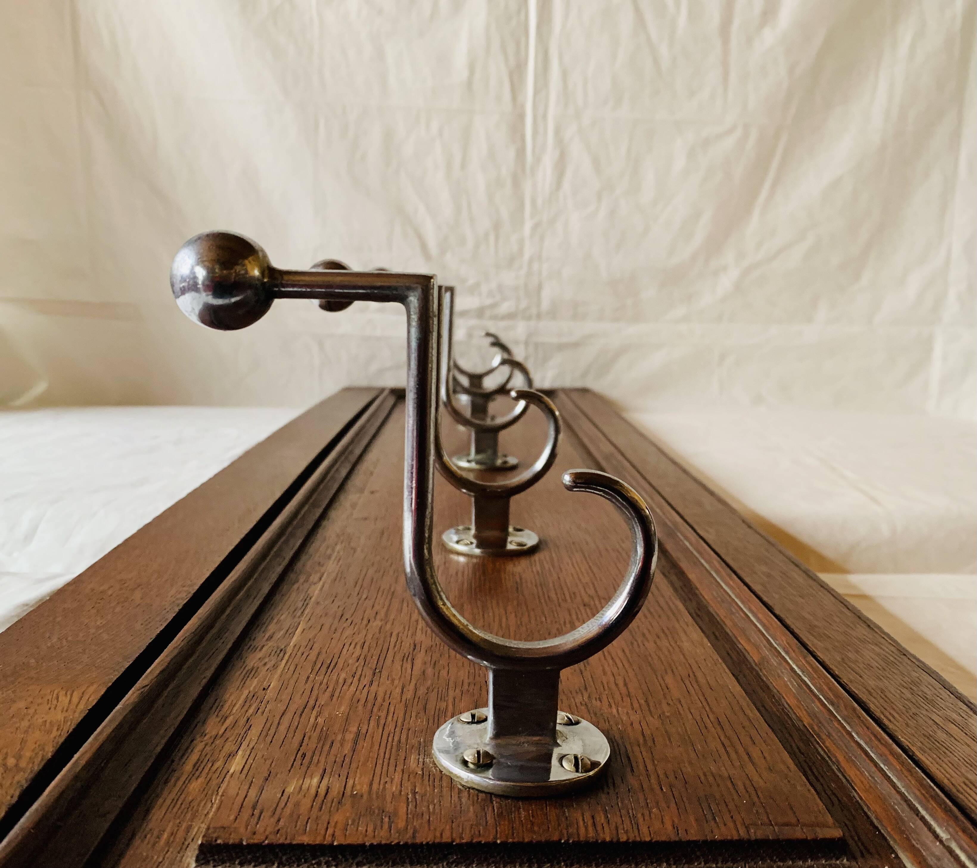 Art Deco wall-mounted coat rack in solid wood - 5 hooks