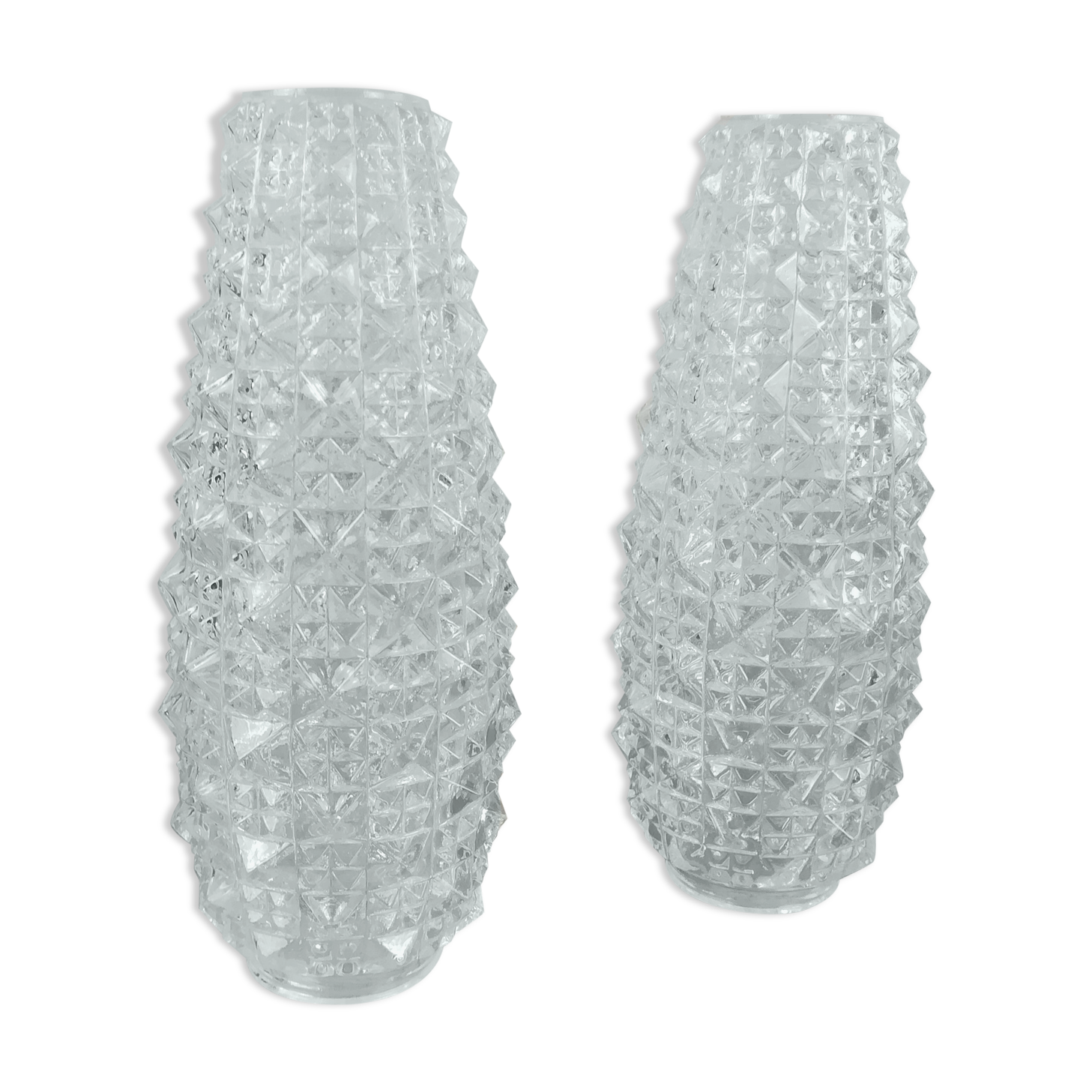 2 conical globes in scissor glass