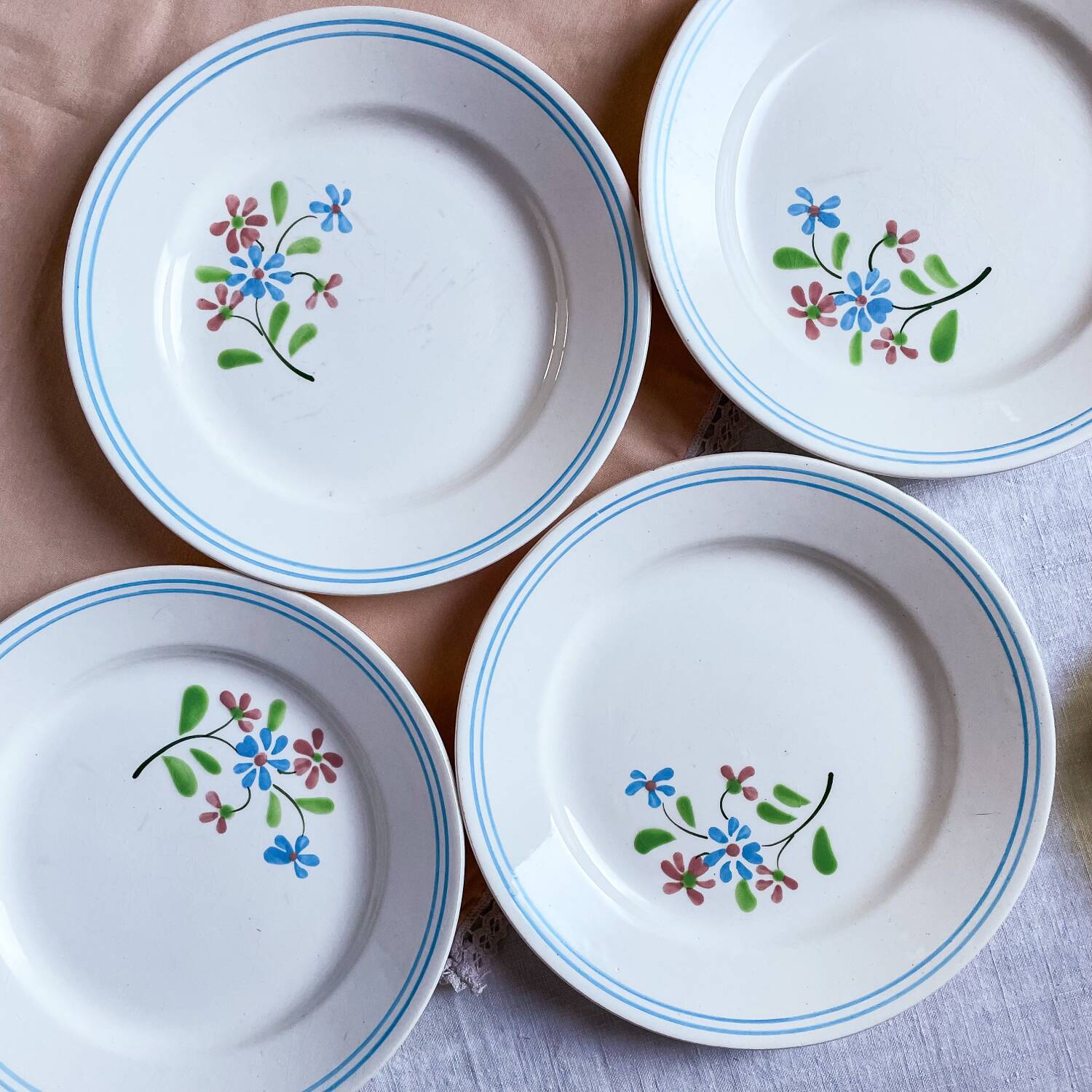 4 Salins dessert plates