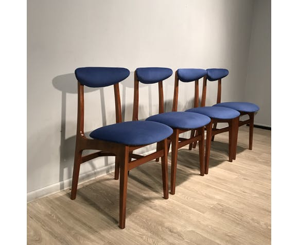 Ensemble de quatre chaises conçues par Rajmund Ha?as à partir des années 1970