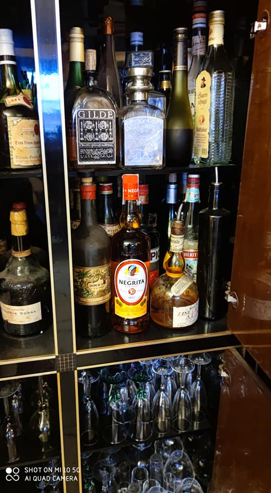 Four-door cabinet in checkerboard patterned burr walnut veneer