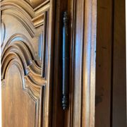 Armoire versaillaise en noyer, XVIIIe siècle