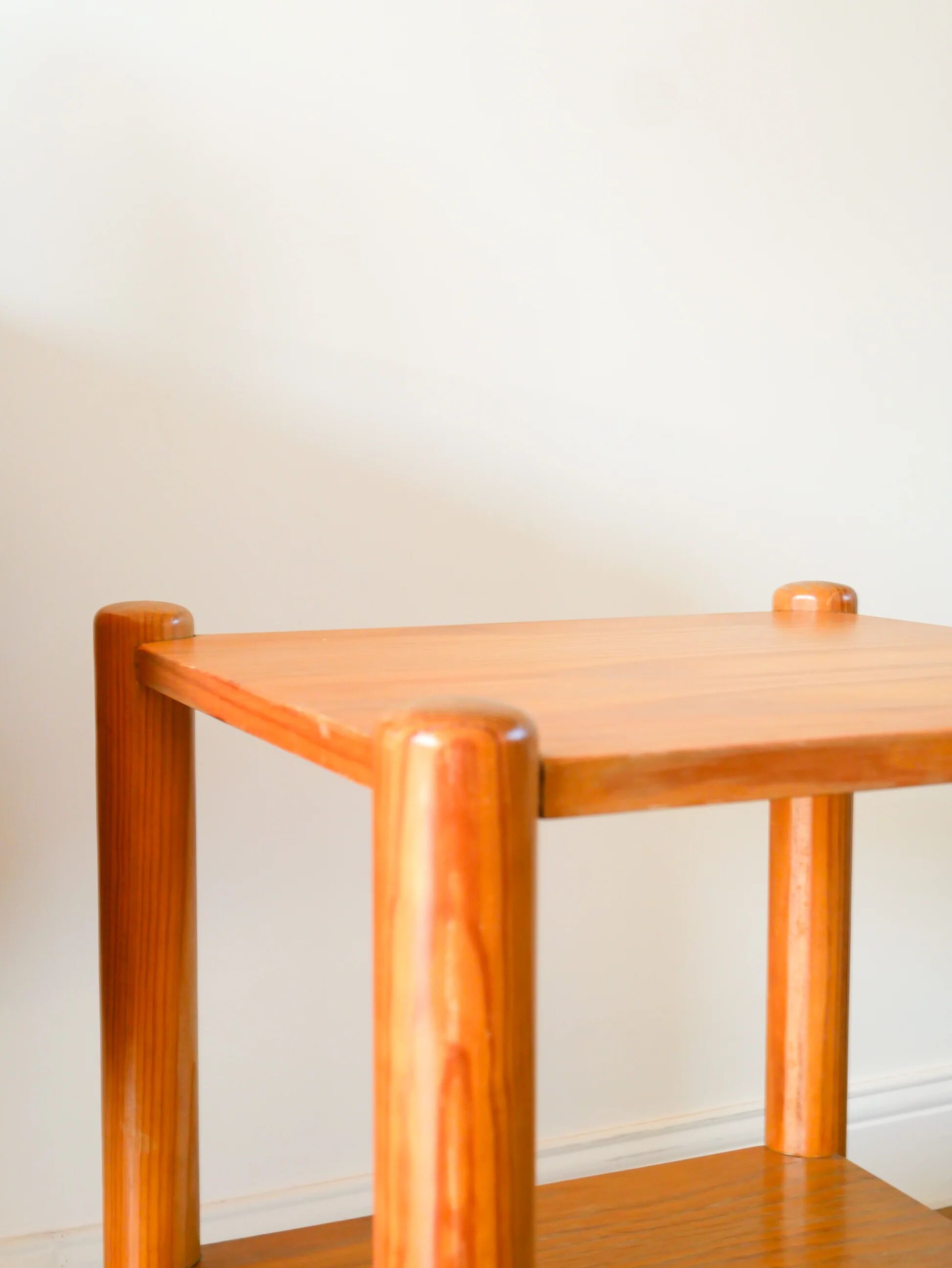 Table d'appoint en pin, 1980