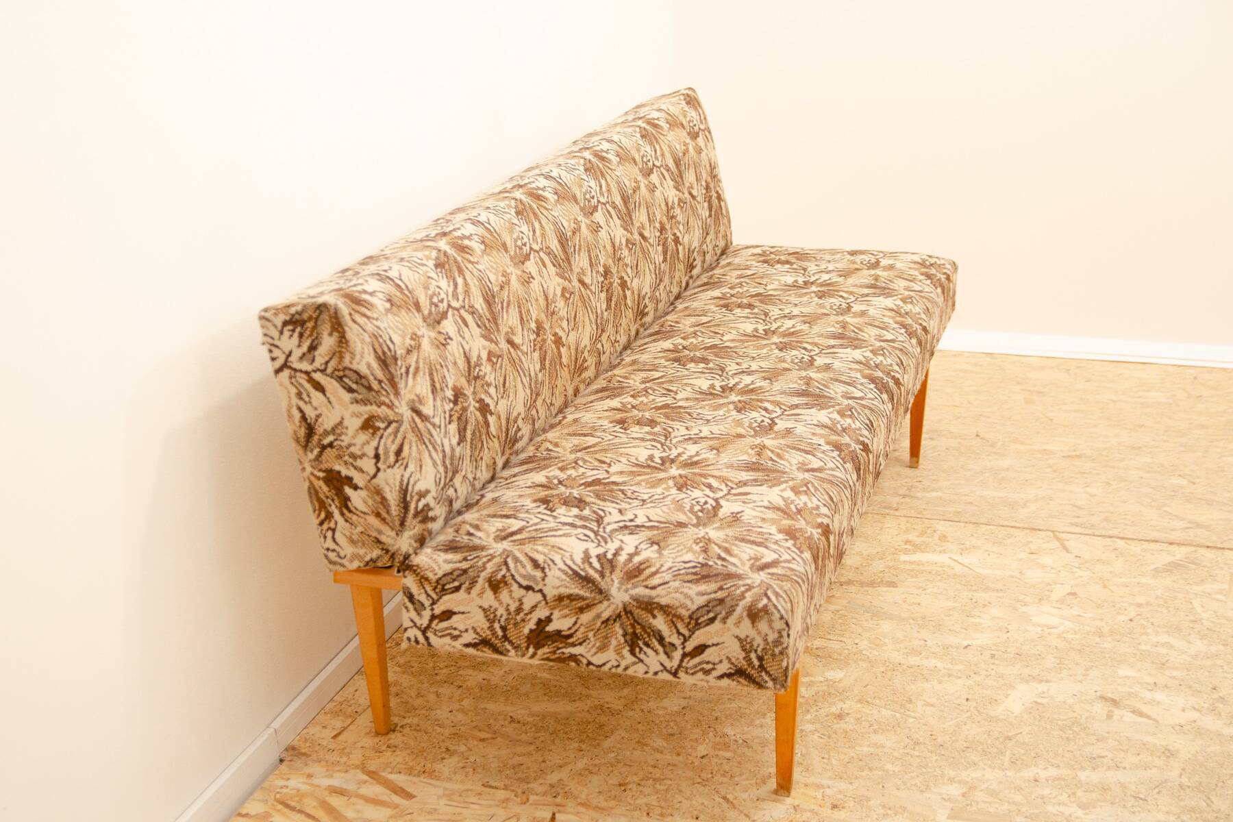 Lit de repos pliant du milieu du siècle par Miroslav Navrátil, années 1960, Tchécoslovaquie