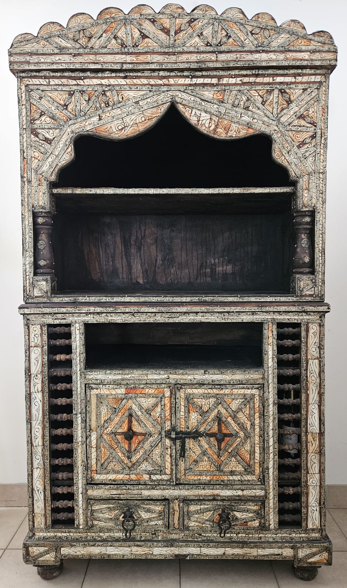 Meuble 2 corps artisanal, Maroc Agadir
