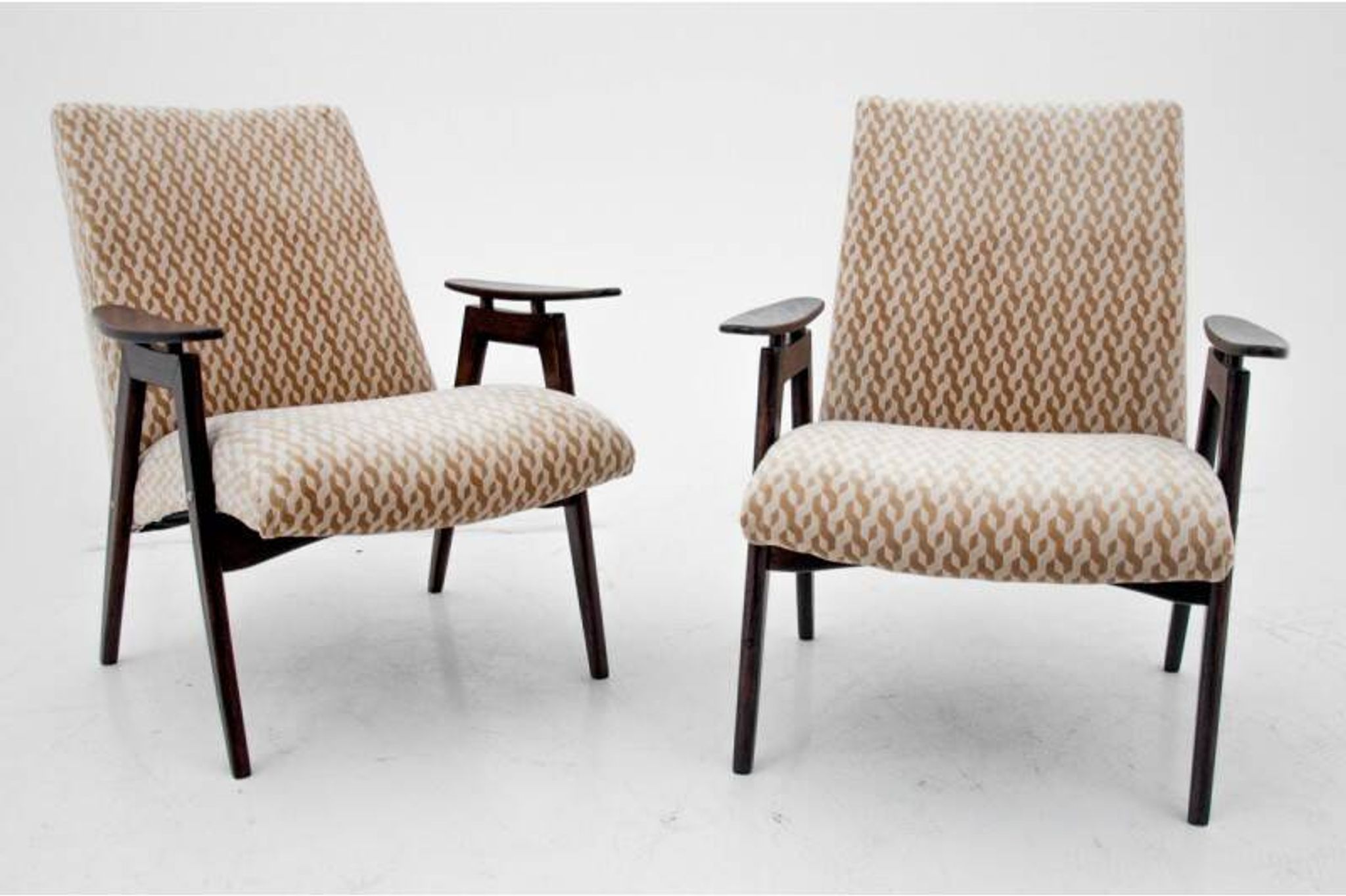 A pair of beige vintage armchairs, Jaroslav Šmídek for Jitona, Czechoslovakia, 1960s