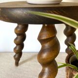Tripod stool twisted feet