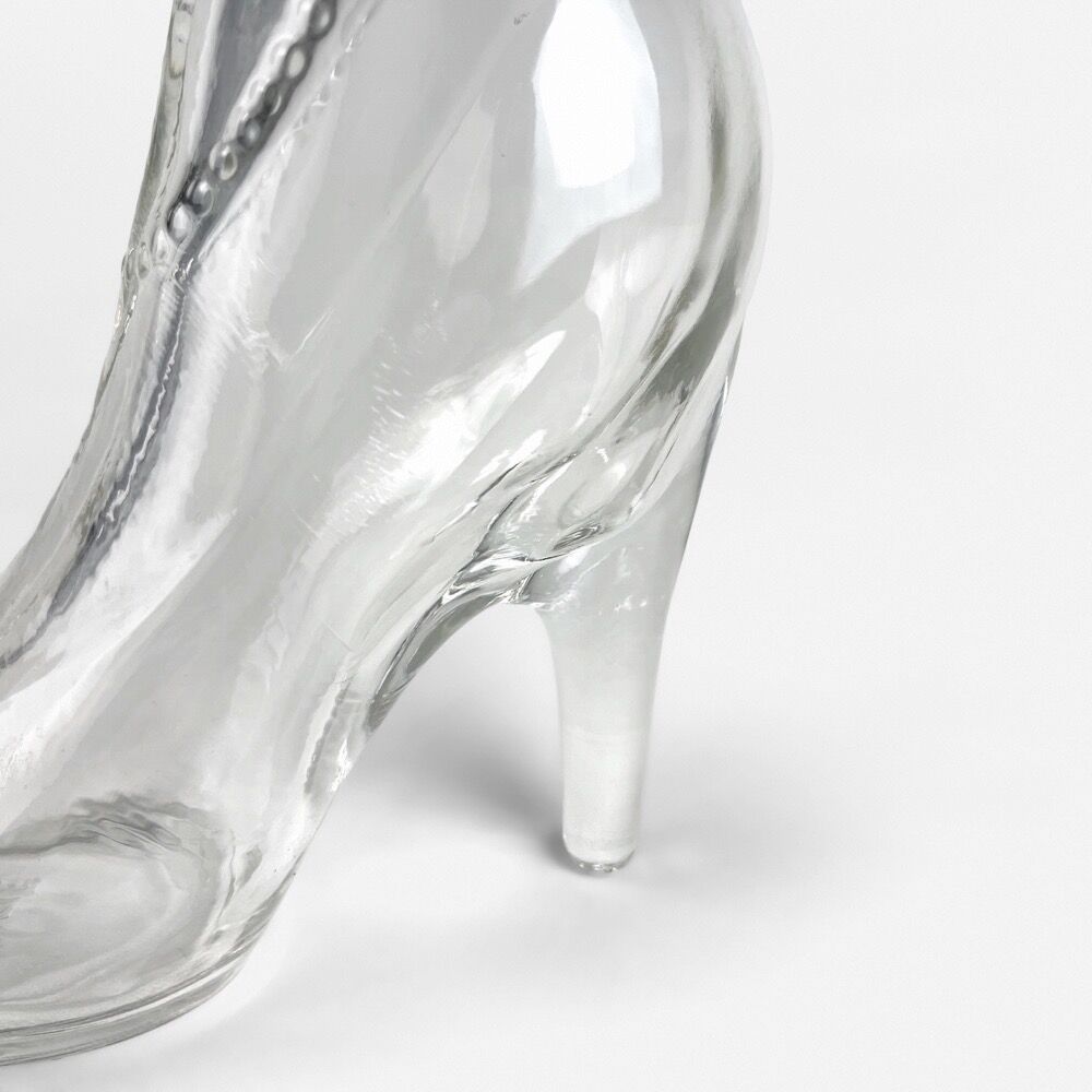 Glass pumps bottle