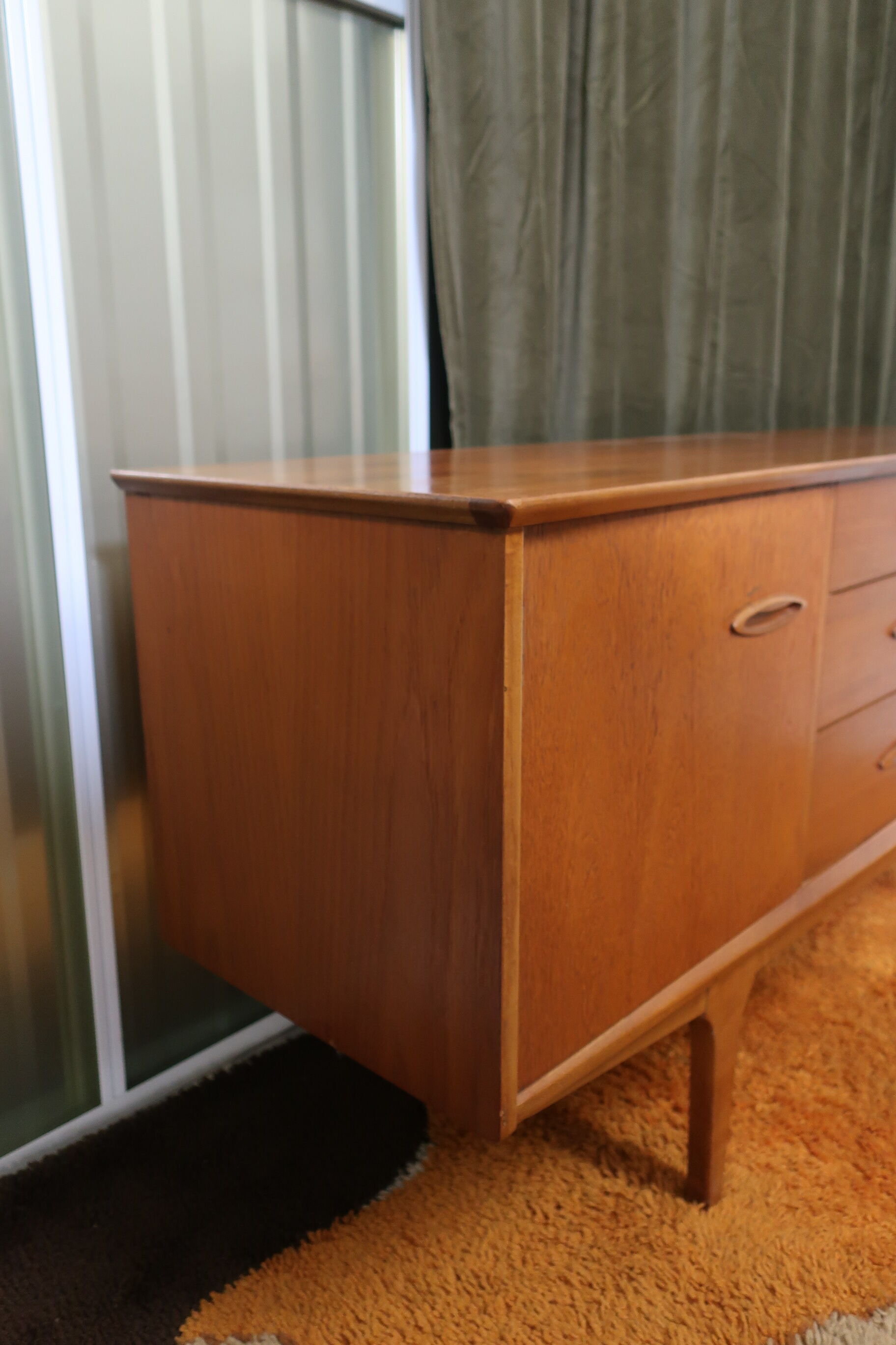 Clear teak thread from the 1960s