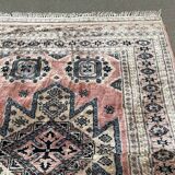 Handmade Pakistani wool rug