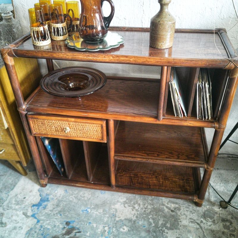 Hifi furniture in wood and rattan
