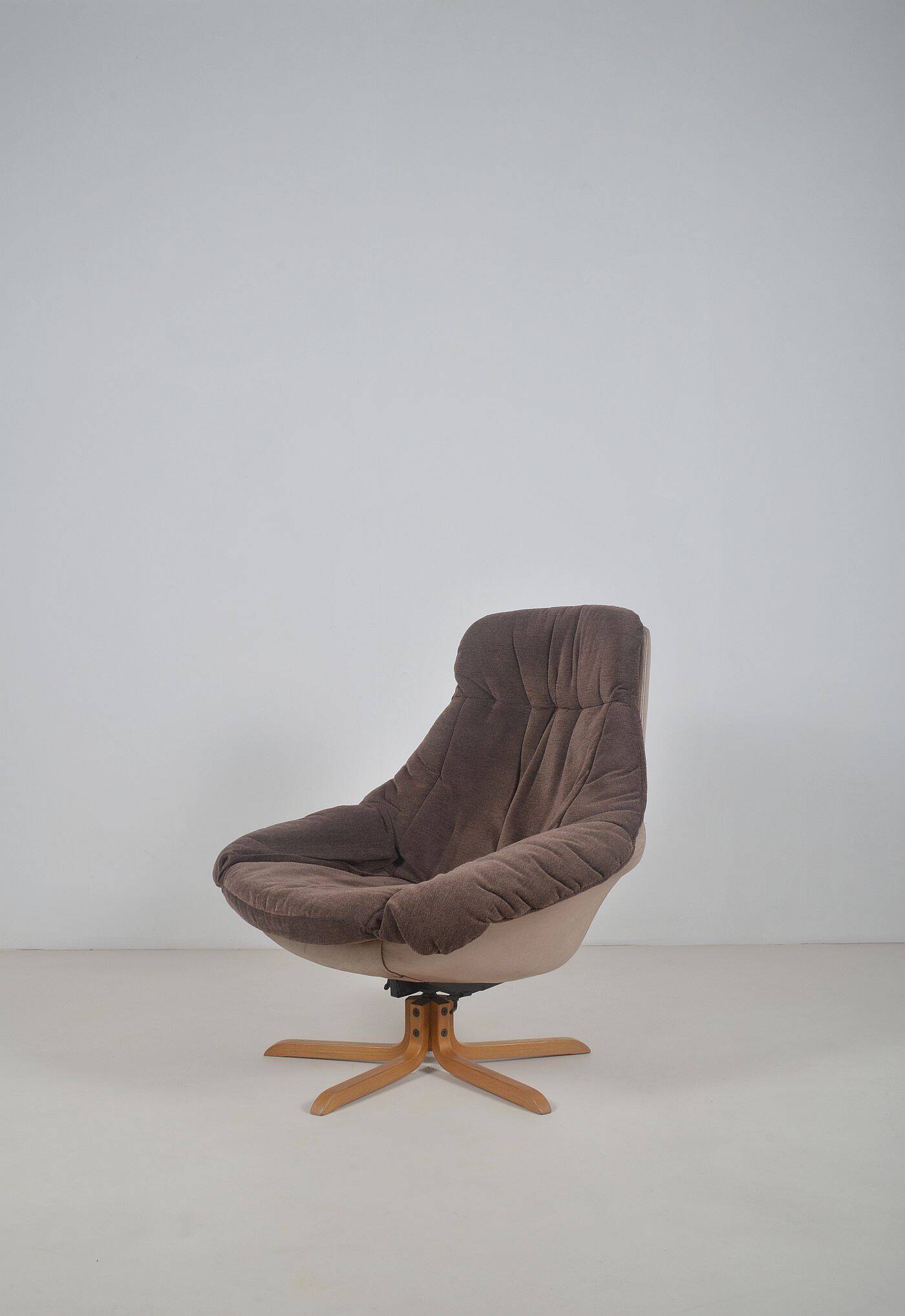 Danish lounge chair designed by H.W. Small for Bramin, 1970s