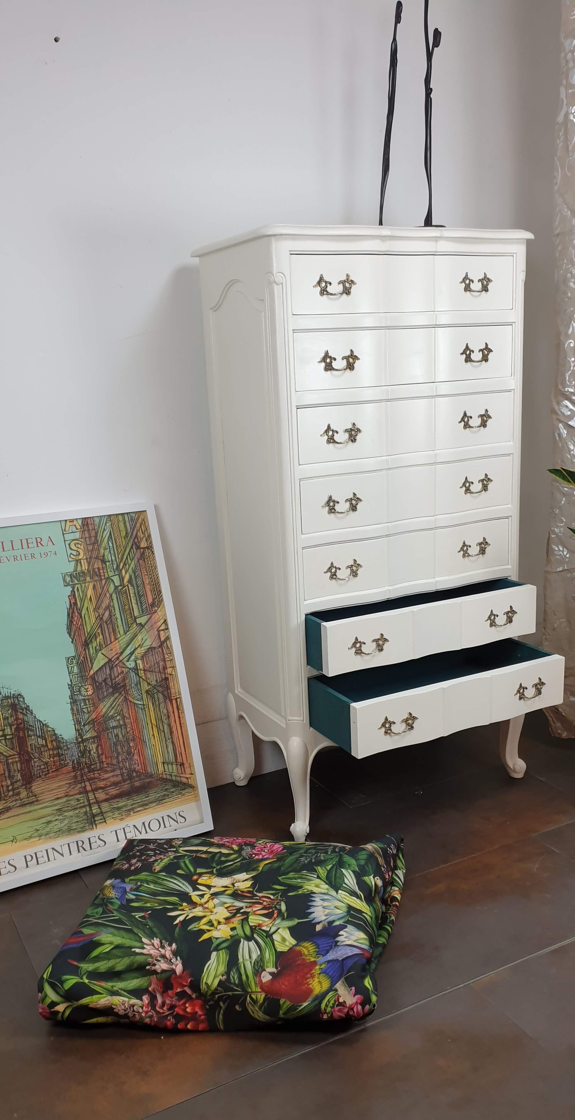 Louis xv-style cream white rag maker