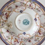 Tasse à café en terre de fer décor Minton mauve Sarreguemines fin XIXe