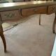 Bureau d'apparat de style Louis XV Dessus de cuir rouge XX siècle