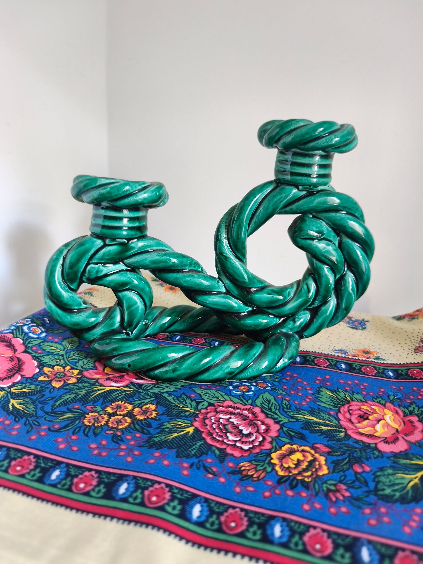 Set of 2 Vallauris candle holders