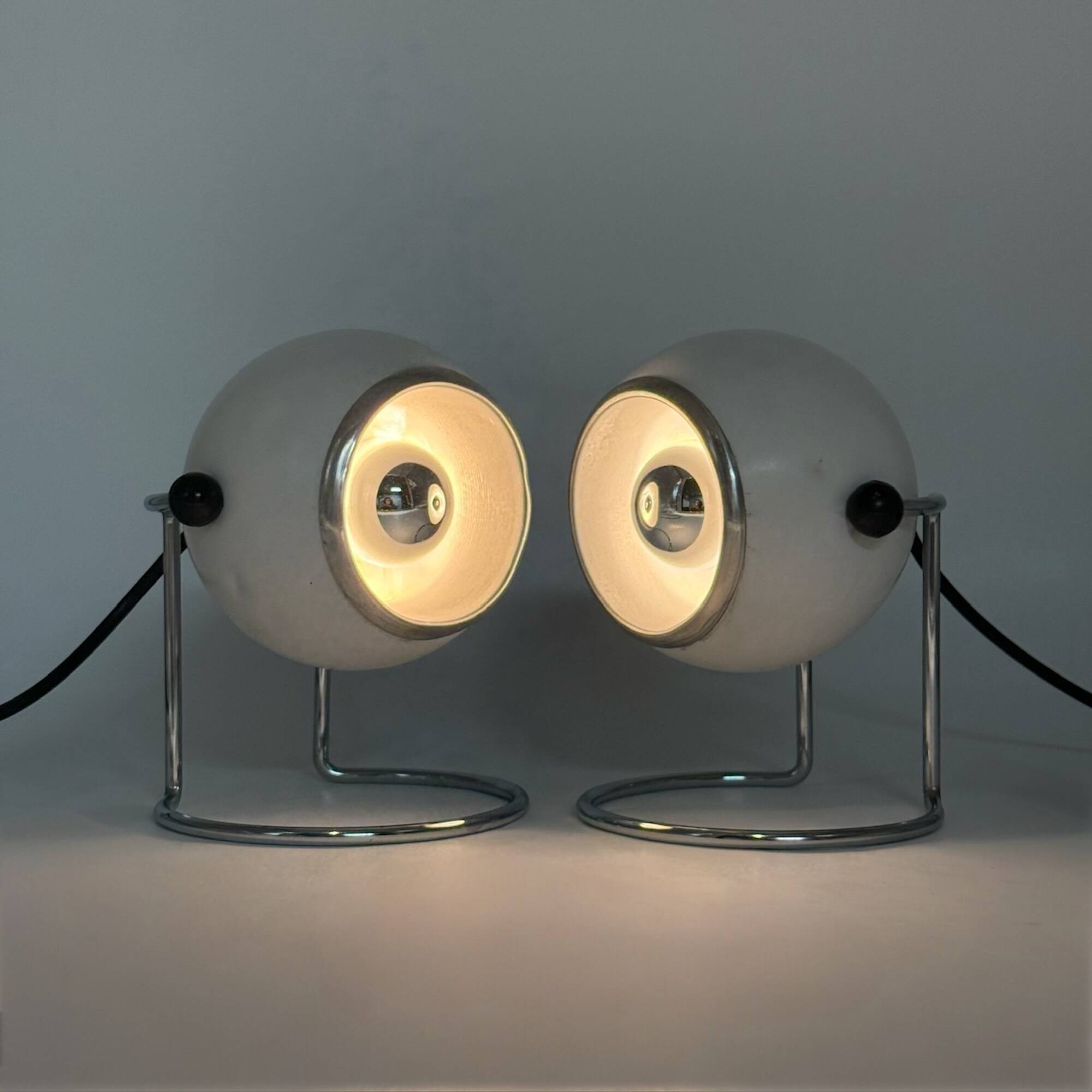 Pair of Rare Targetti Eyeball Lamps in White and Chrome, Italy, 1970s