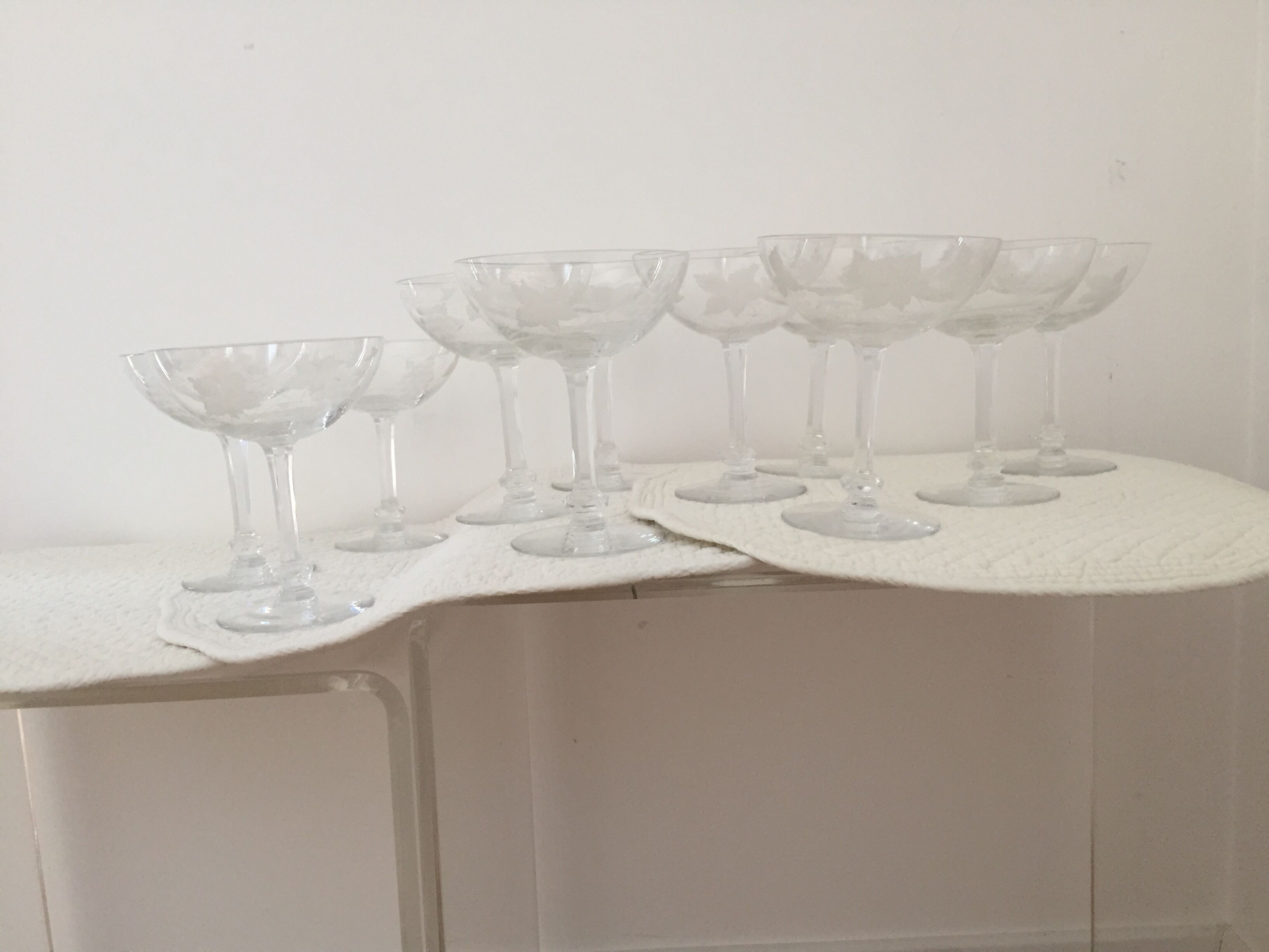 11 cups a champagne in crystal