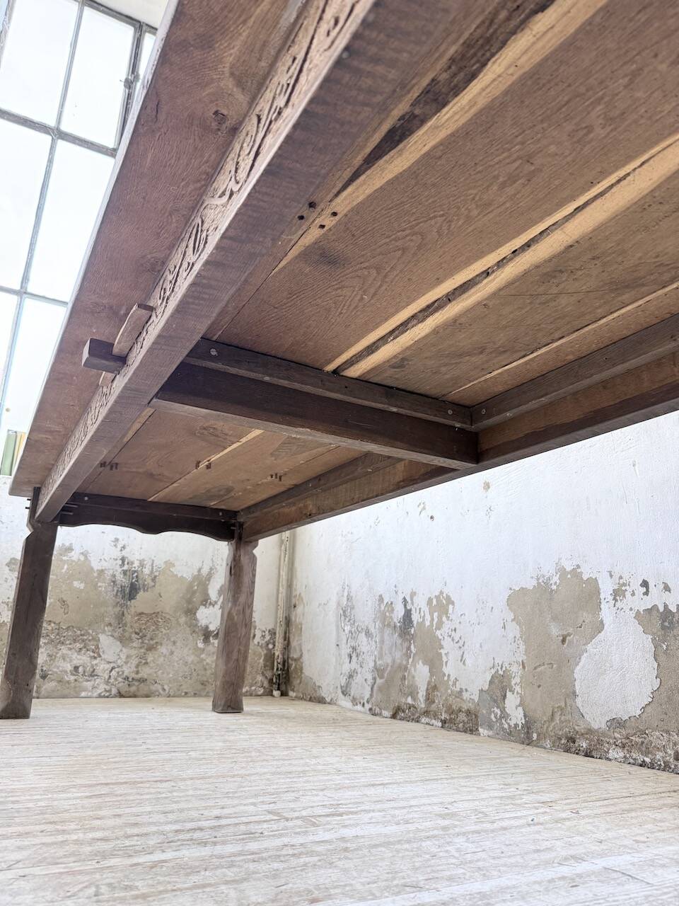 XL farmhouse table in solid oak, brutalist style, 20th century.