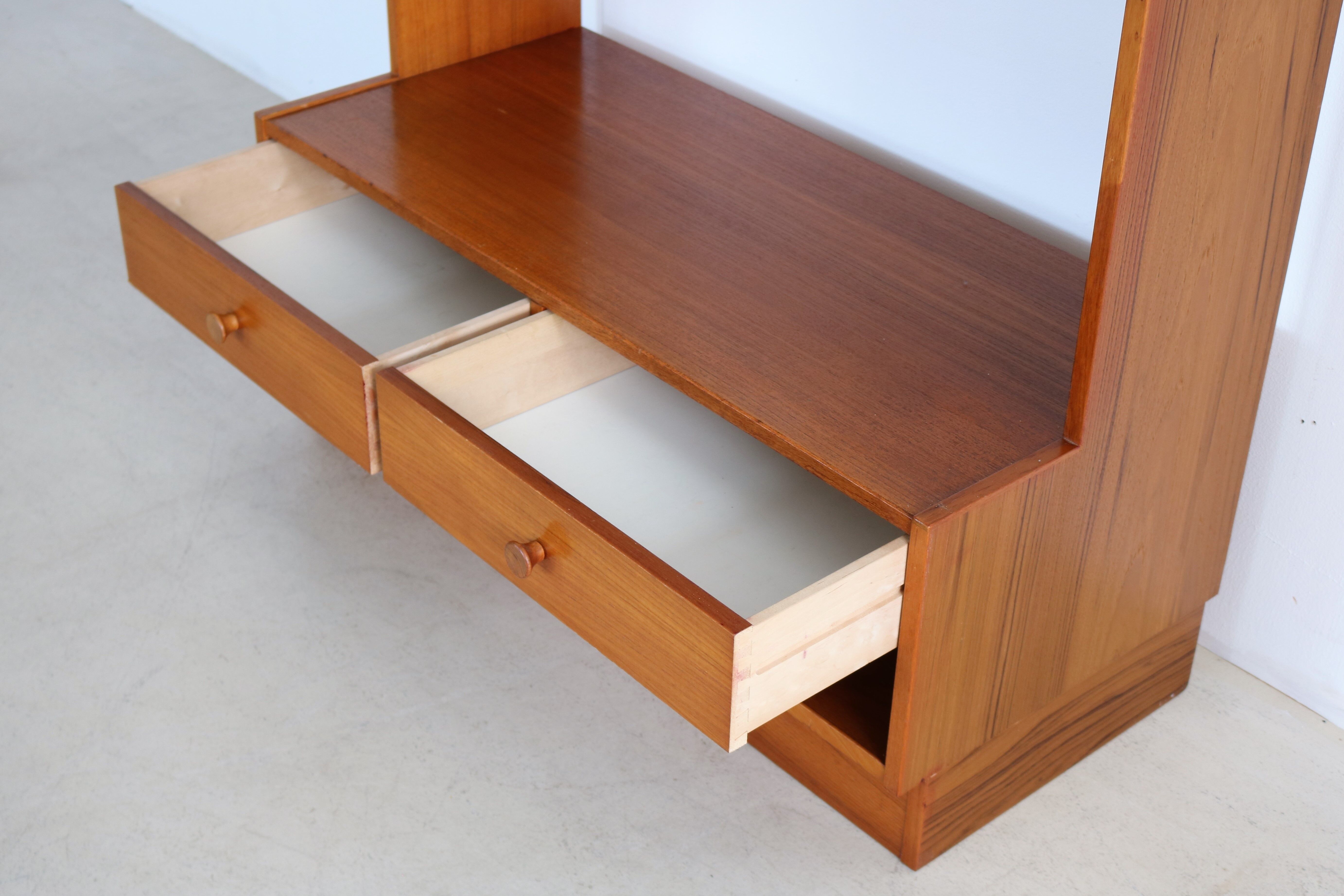 Bookcase 60, Sweden