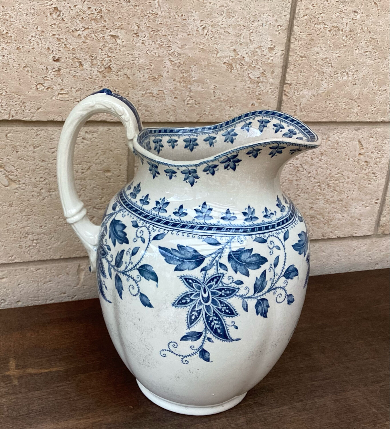Pitcher Sarreguemines model Burgis late XIXth