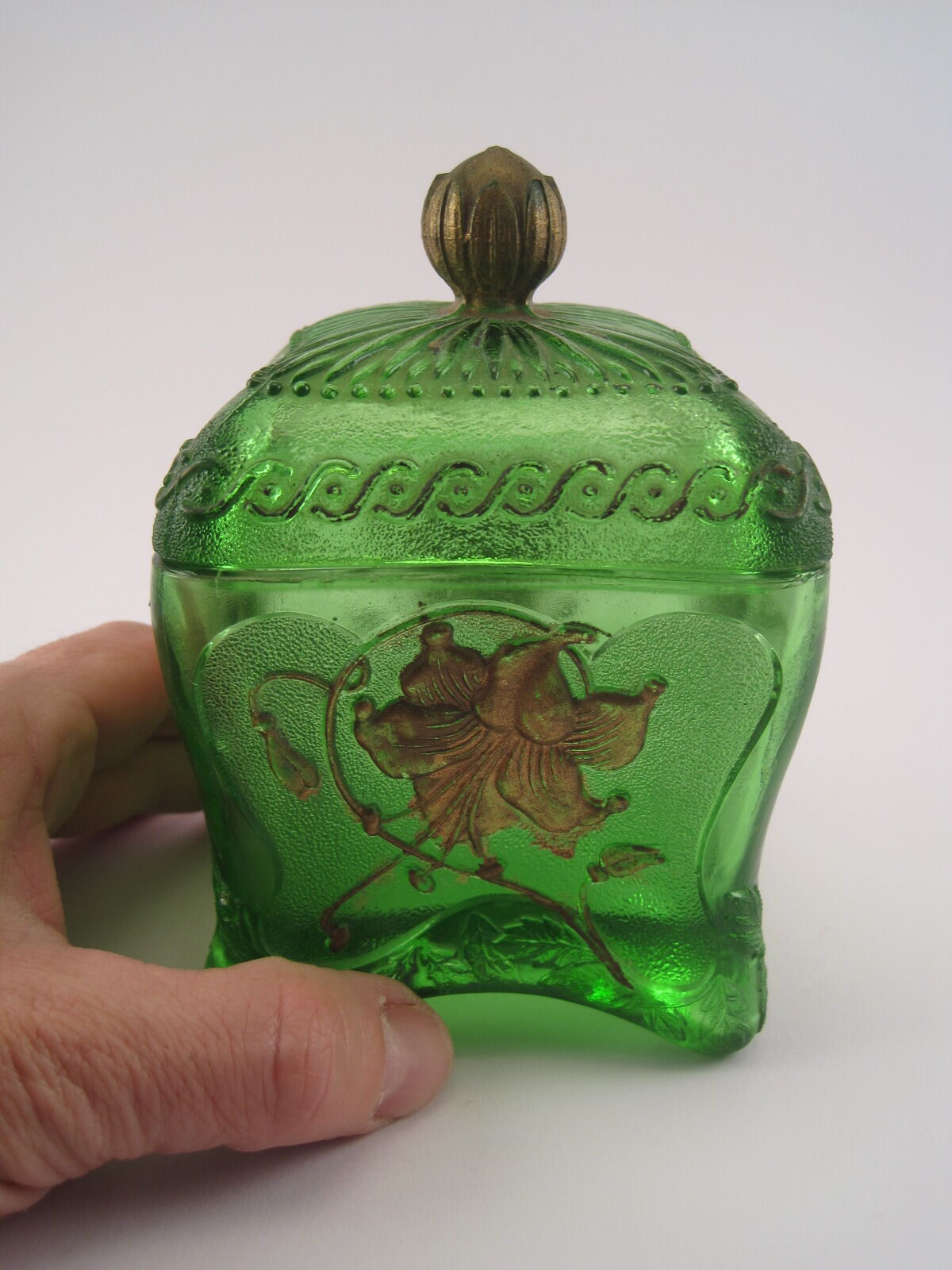 Bonbonnière verre moulé pressé vert doré Cristallerie de VALLERYSTHAL