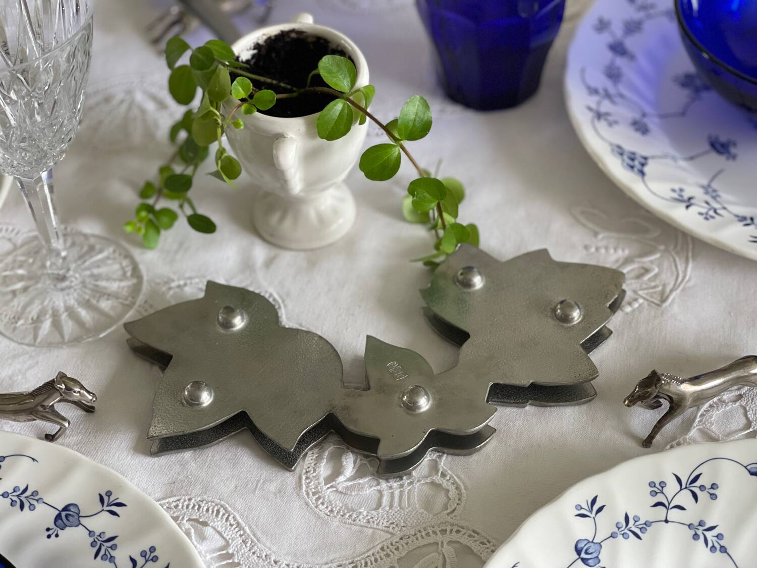Dessous de plat en étain